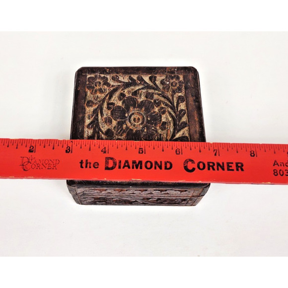 Vintage Handmade Carved Wooden Tobacco Jewelry Keepsake Box With Brass Hinges - Picture 6 of 9